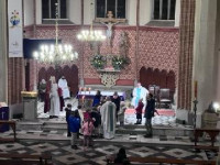 Roraty z dziećmi i św. Mikołajem